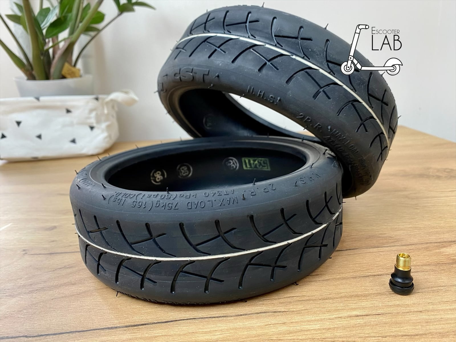 Бескамерная покрышка на Xiaomi m365:pro:2:1s:essential