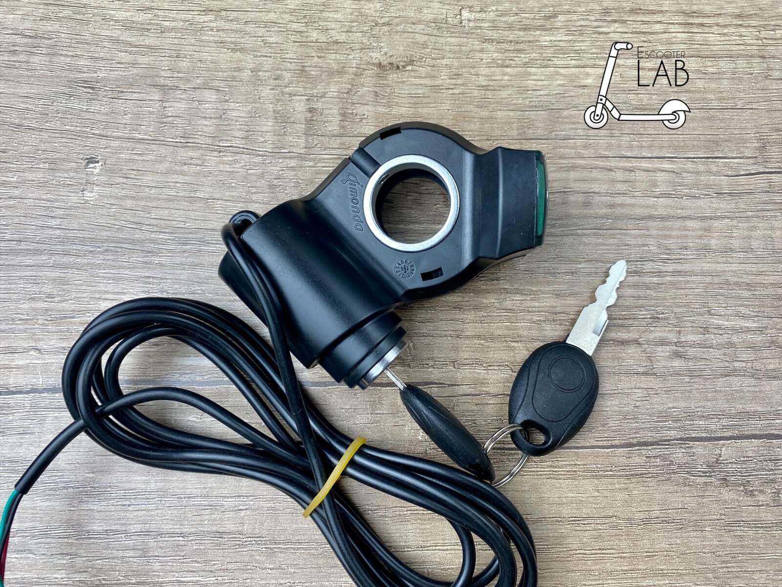 Замок/вольтметр на Kugoo M4/Pro, G-Booster | eScooterLAB