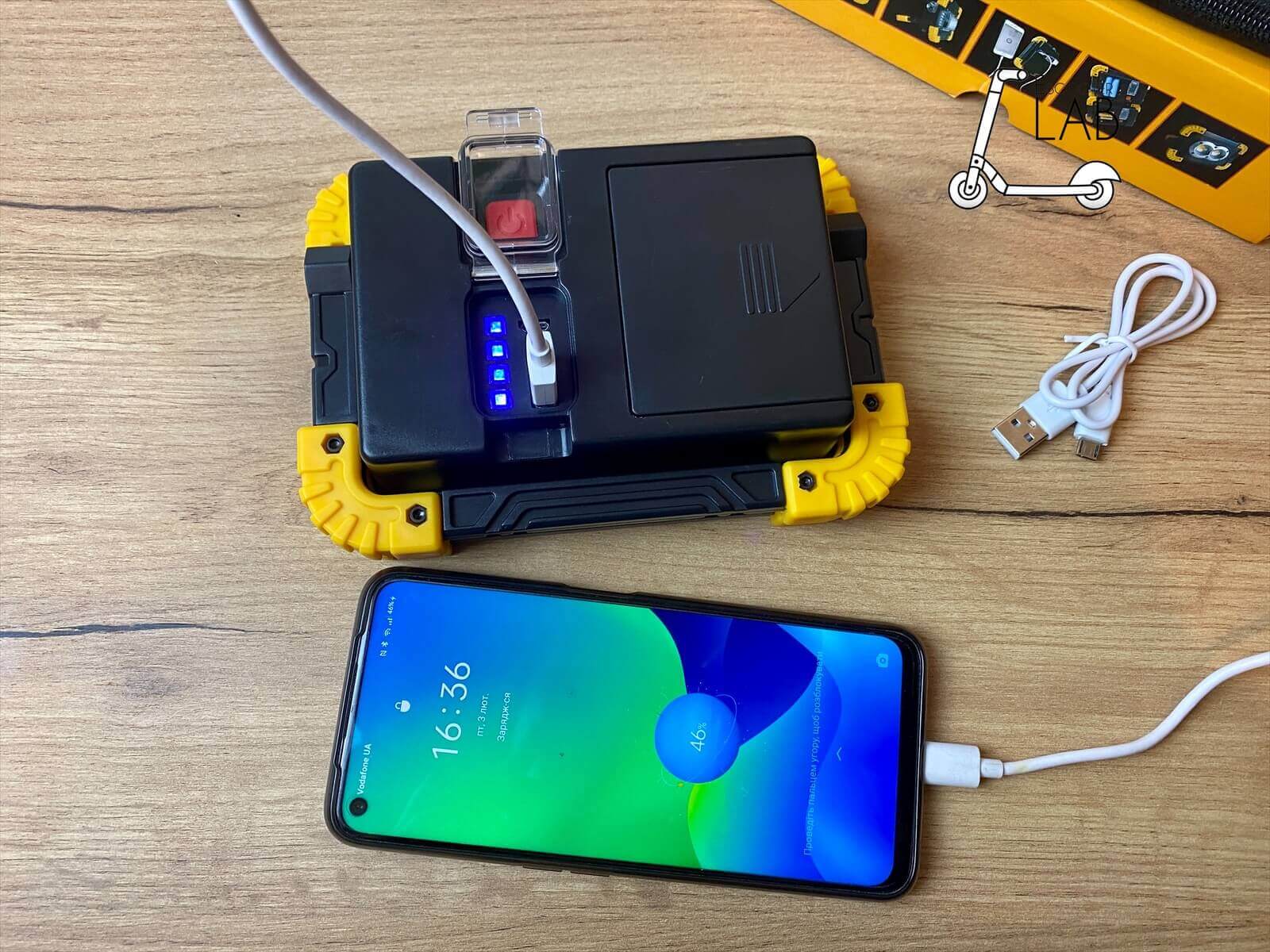 Прожектор світлодіодний 20W + power bank | eScooterLAB
