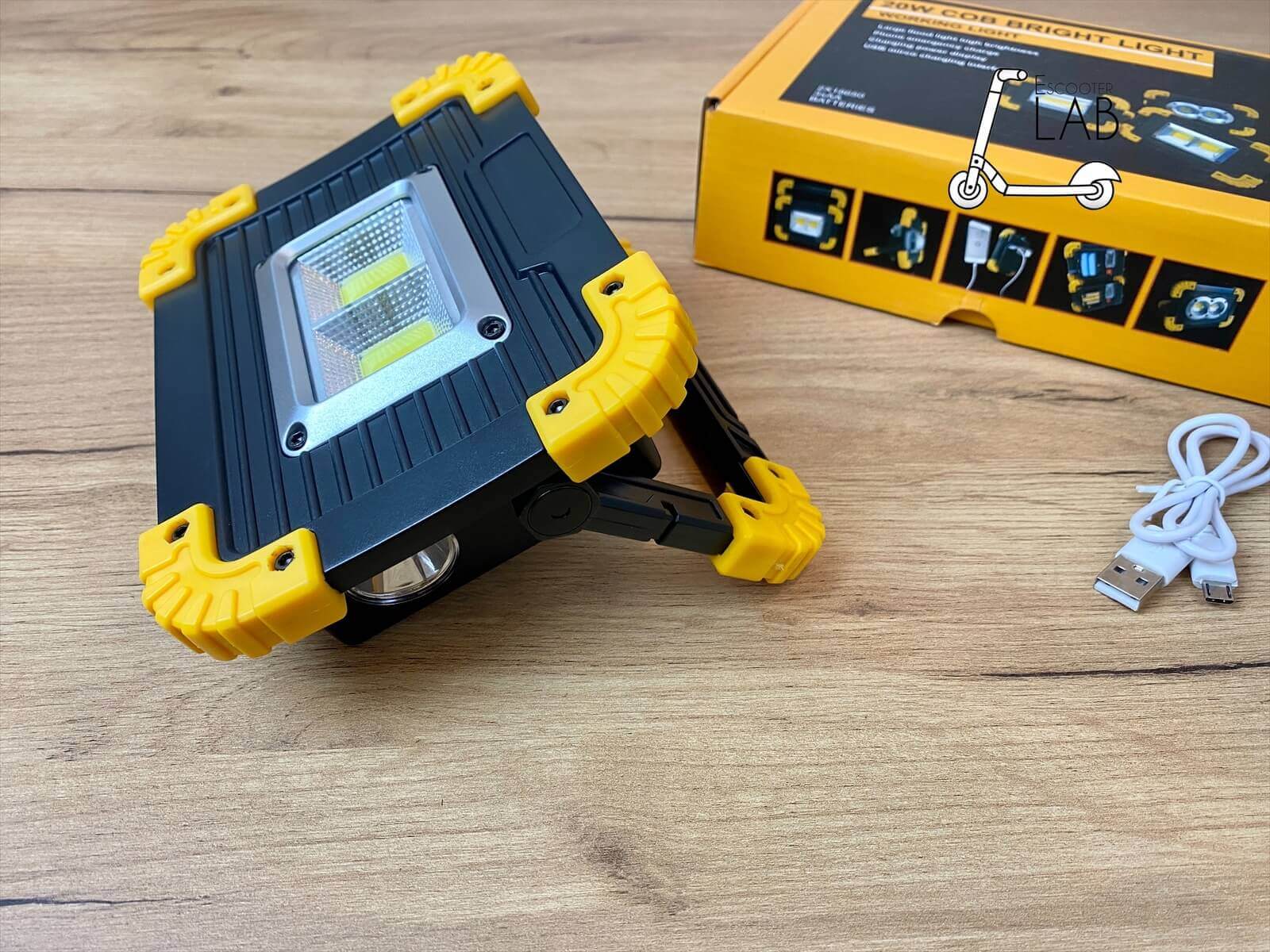 Прожектор світлодіодний 20W + power bank | eScooterLAB
