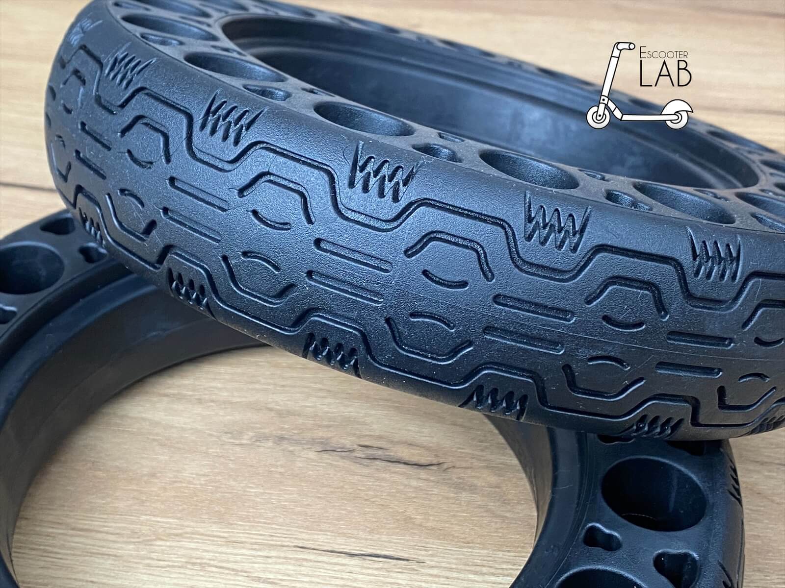 Антипрокольна покришка 10х2 Crosser E9 Max | eScooterLAB