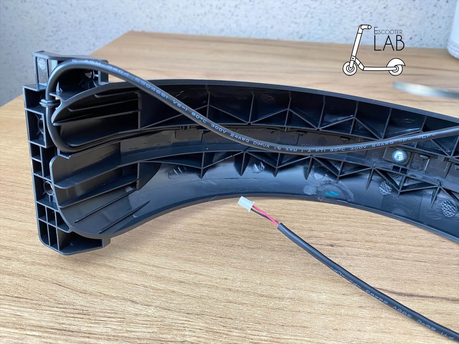 Заднє крило (Оригінал) до F2, F2 Plus, F2 Pro | eScooterLAB