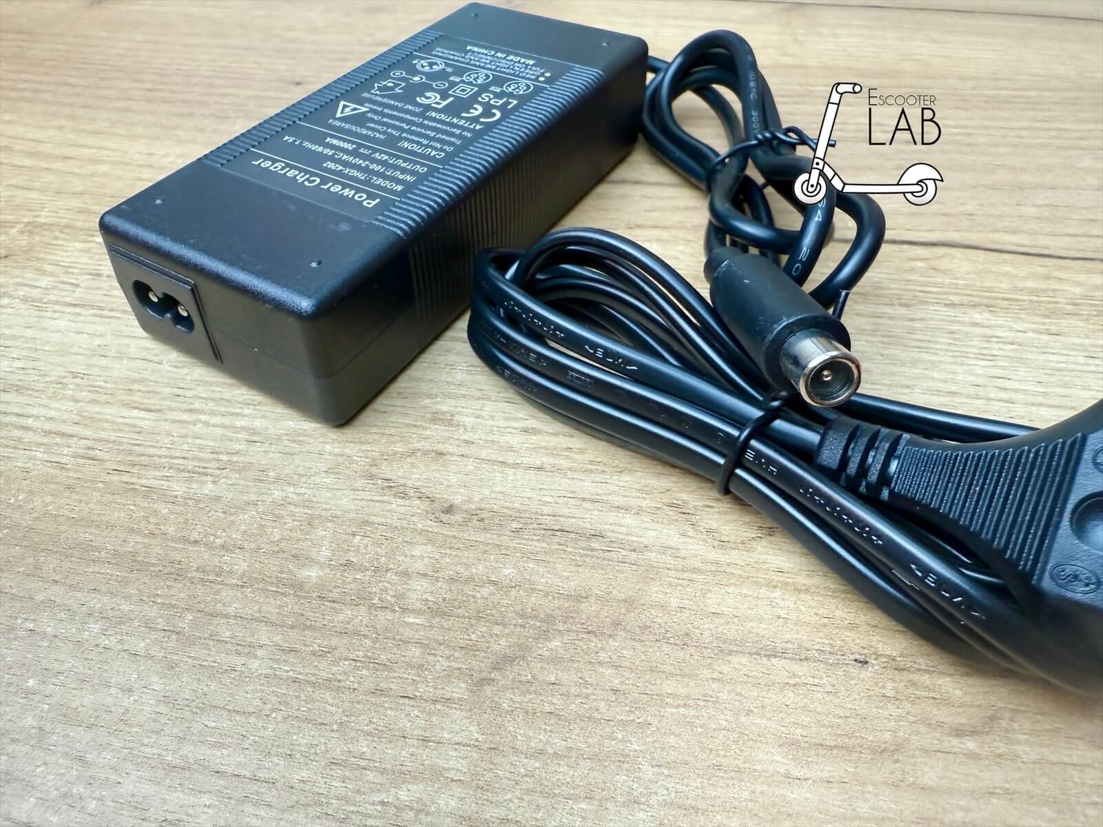 Зарядний пристрій 2A до Xiaomi, Ninebot | eScooterLAB