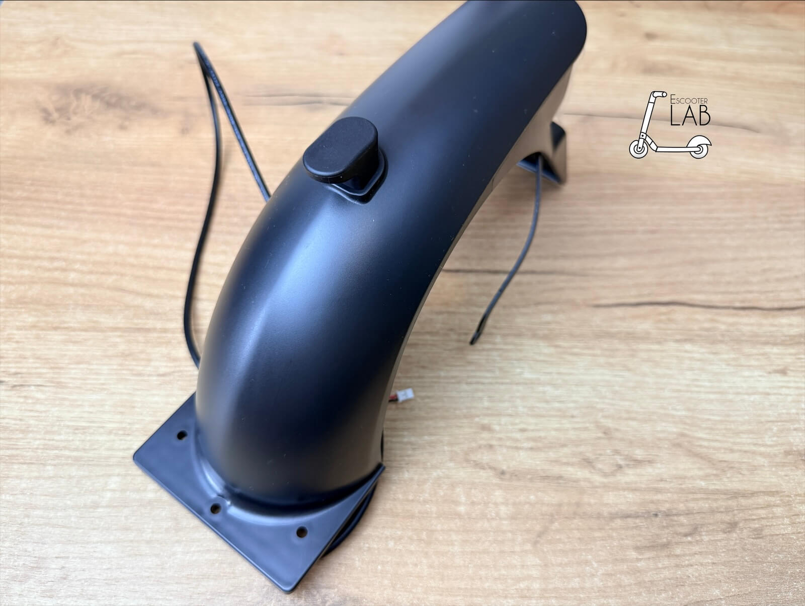 Оригинальное заднее крыло для электросамоката Ninebot by Segway E2, E2 Plus в магазине-мастерской eScooterLAB.